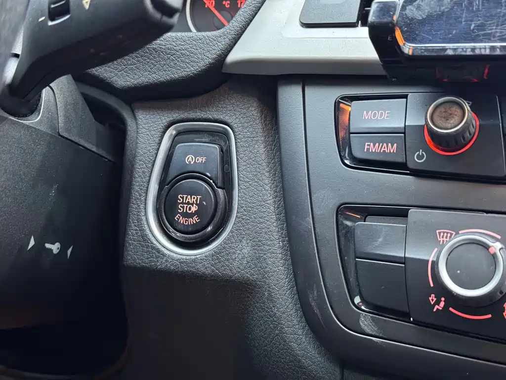 BMW 3 Series 2015 — фото 18