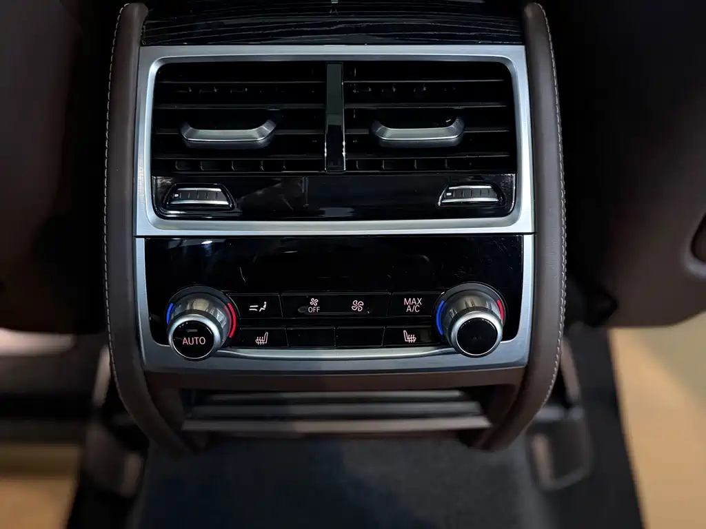 BMW 7 Series 2021 — фото 12