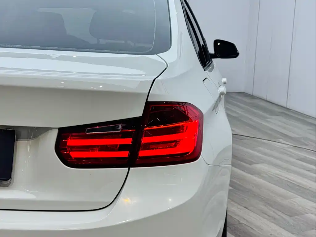 BMW 3 Series 2015 — фото 23