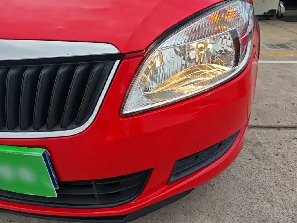 Skoda Fabia 2015 — фото 24