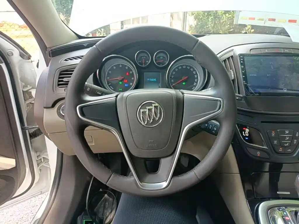 Buick Regal 2014 — фото 11