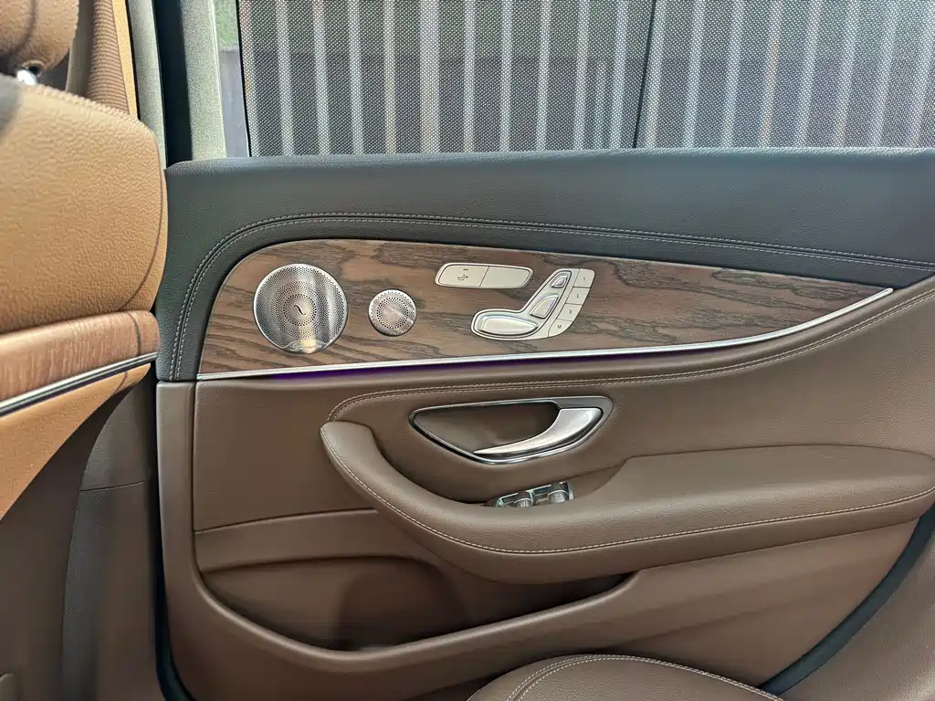 Mercedes-Benz E-Class 2022 — фото 22