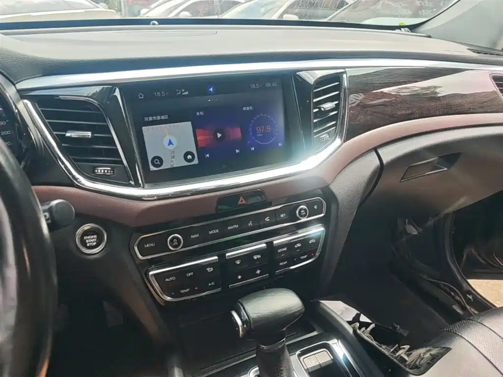 GAC Motor Trumpchi GS8 2018 — фото 13