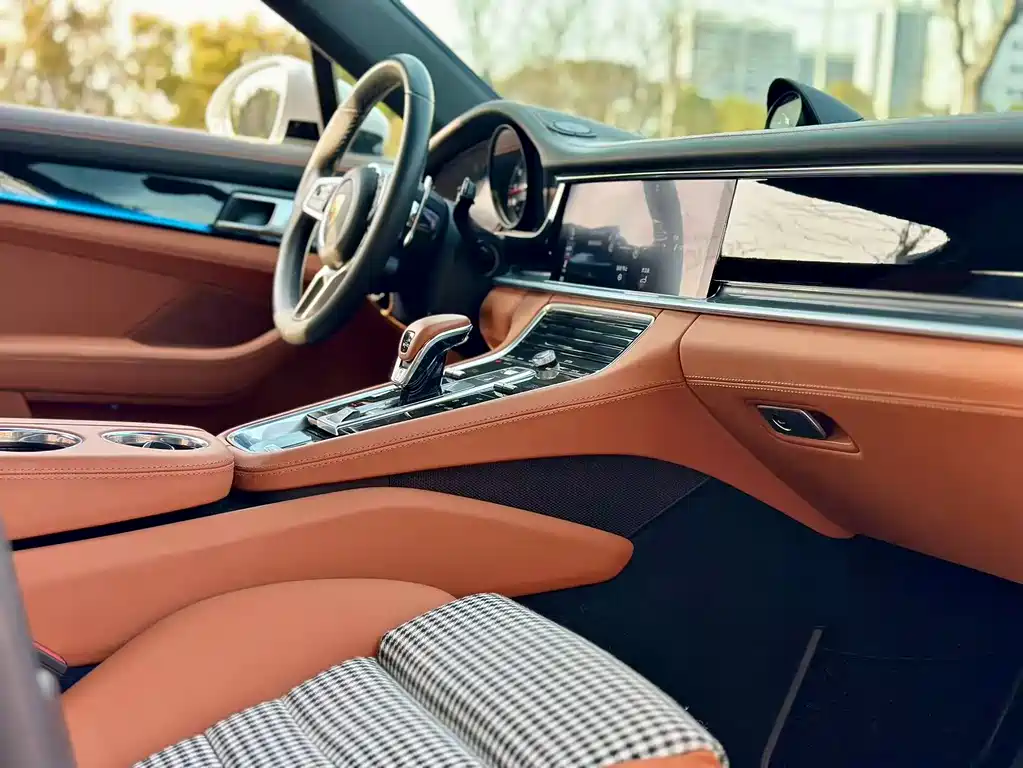 Porsche Panamera 2018 — фото 11