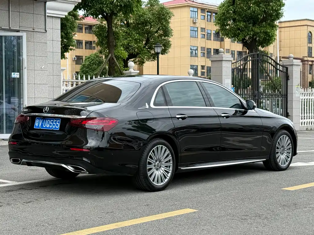 Mercedes-Benz E-Class 2020 — фото 9