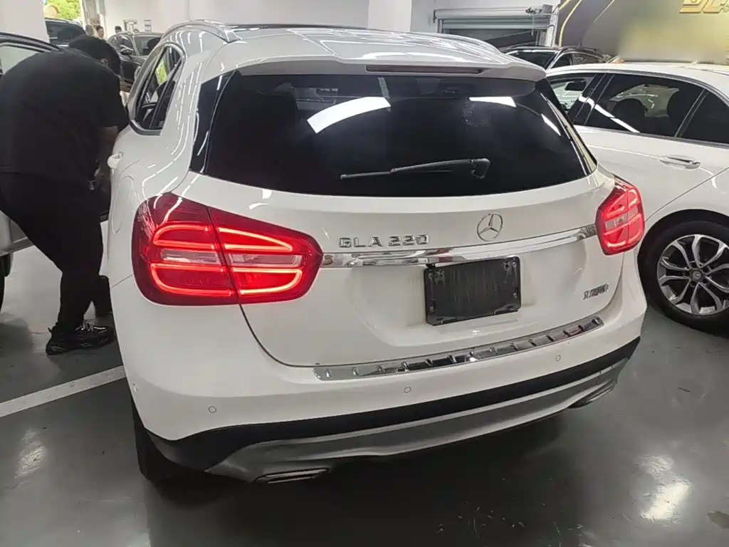 Mercedes-Benz GLA 2015