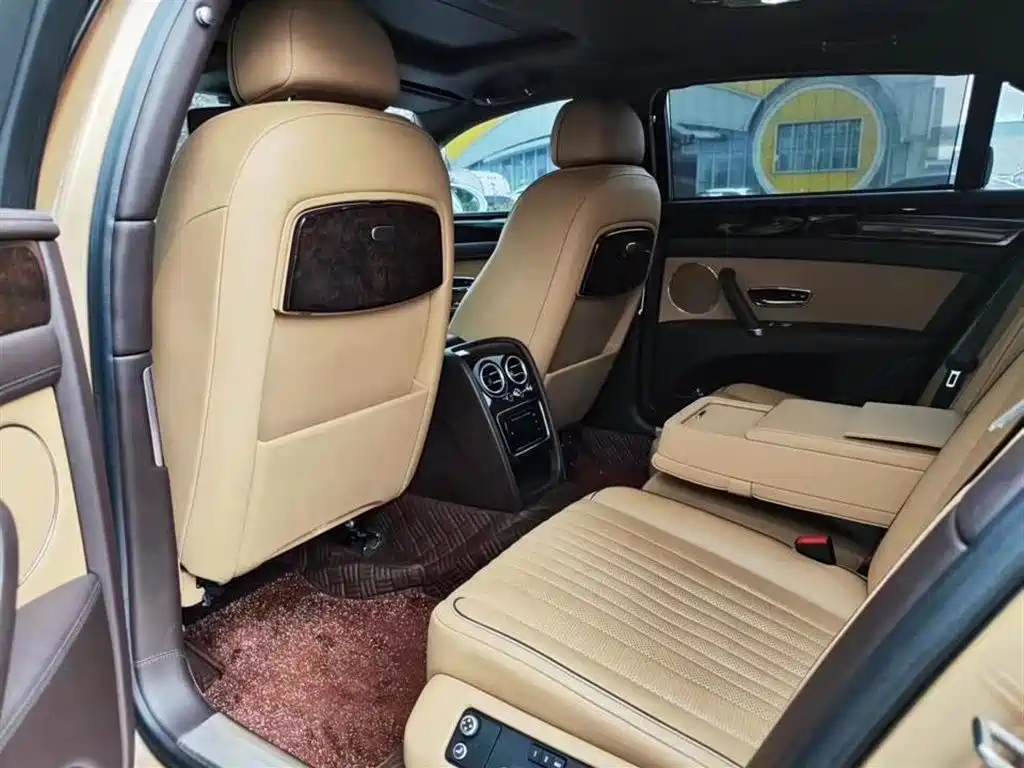 Bentley Flying Spur 2019 — фото 10