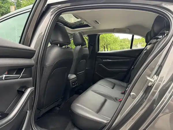 Mazda 3 Axela 2023
