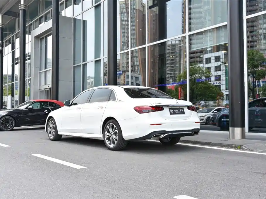 Mercedes-Benz E-Class 2022