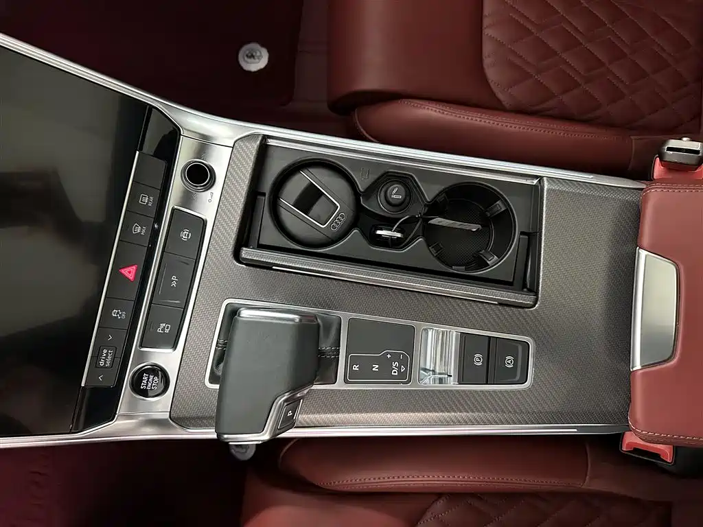 Audi A7L 2025 — фото 11