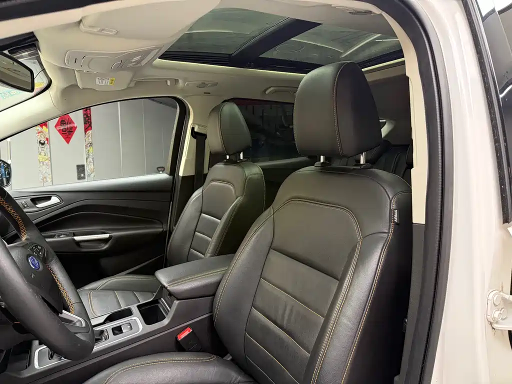 Ford Kuga 2017 — фото 13