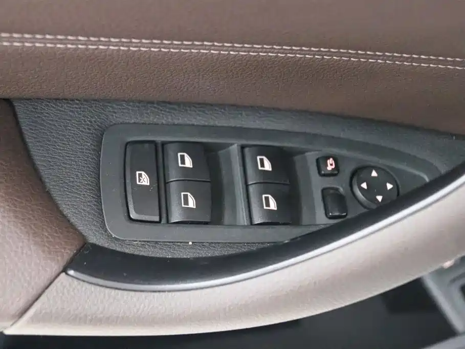 BMW X1 New Energy 2017 — фото 13