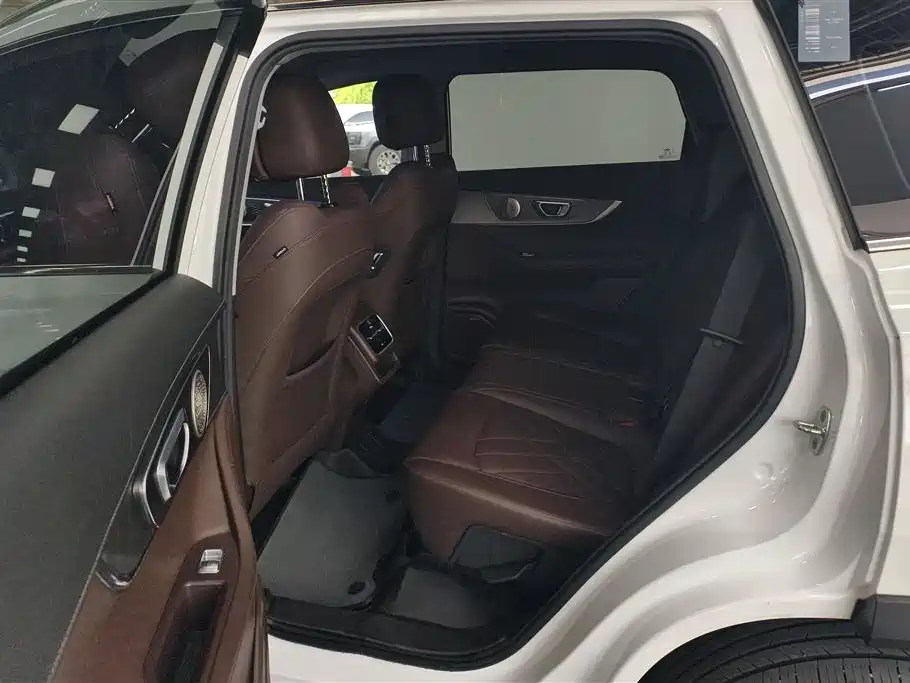 Chery Tiggo 8 PRO NEV 2023 — фото 11