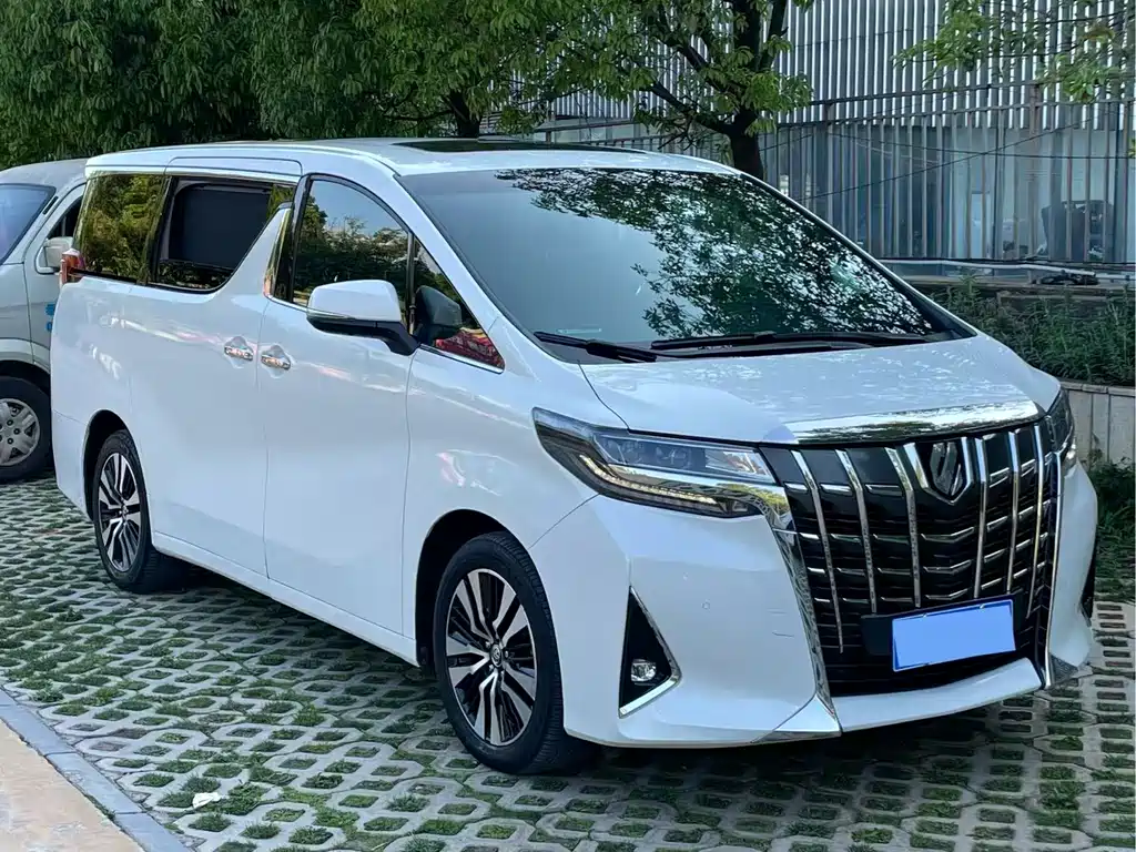 Toyota Alphard 2018 — фото 1
