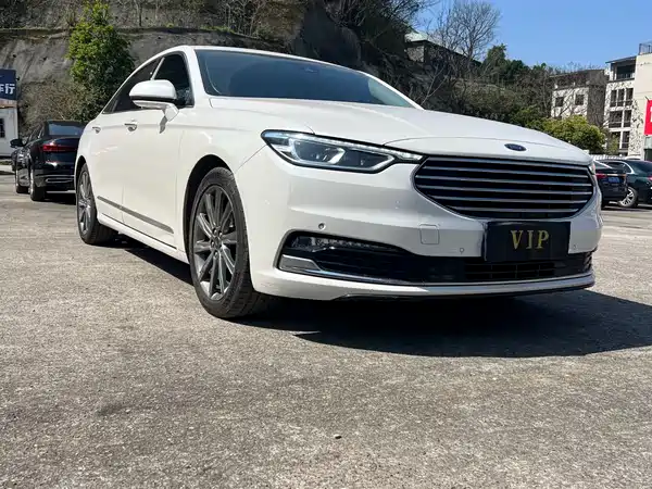 Ford Taurus 2020