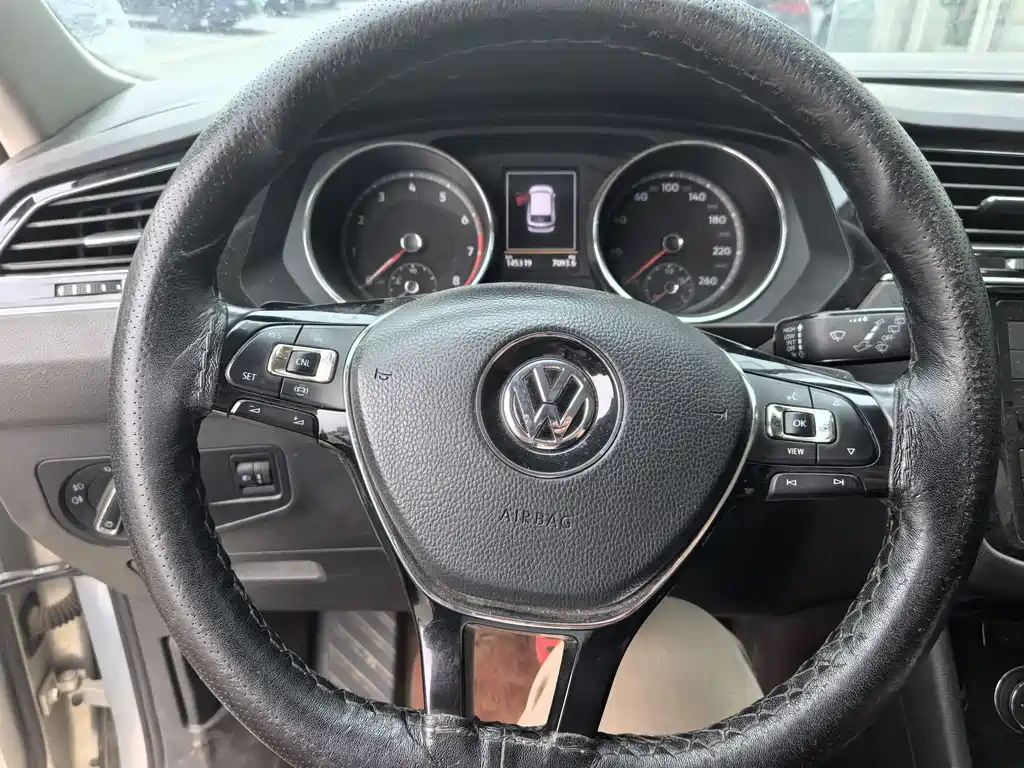 Volkswagen Tiguan L 2018 — фото 7