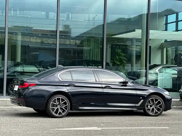 BMW 5 Series 2023