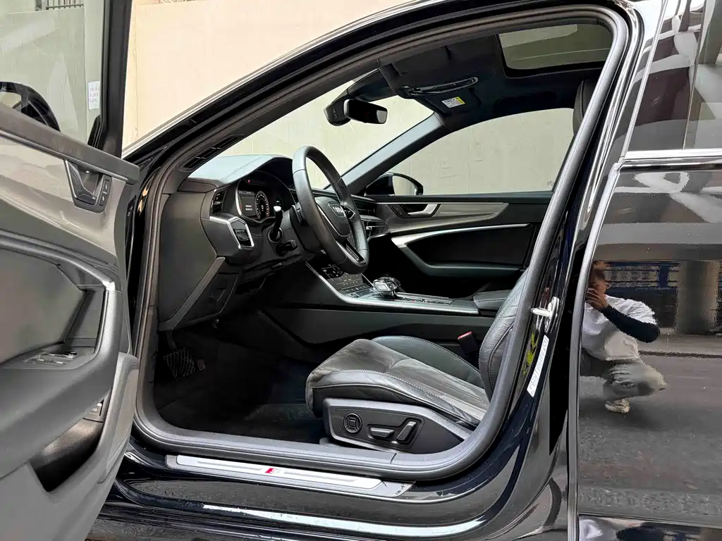 Audi A6L 2022