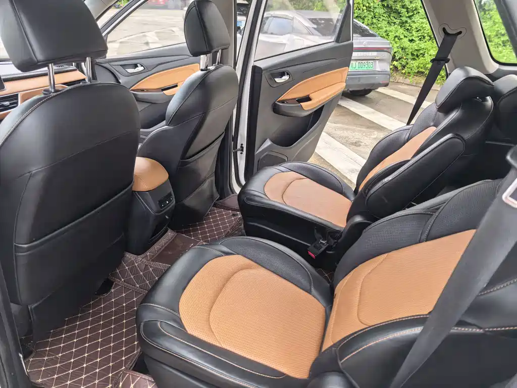 Wuling Hongguang S3 2018 — фото 14