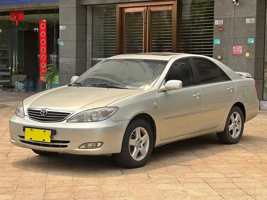 Toyota Camry 2002 — фото 1