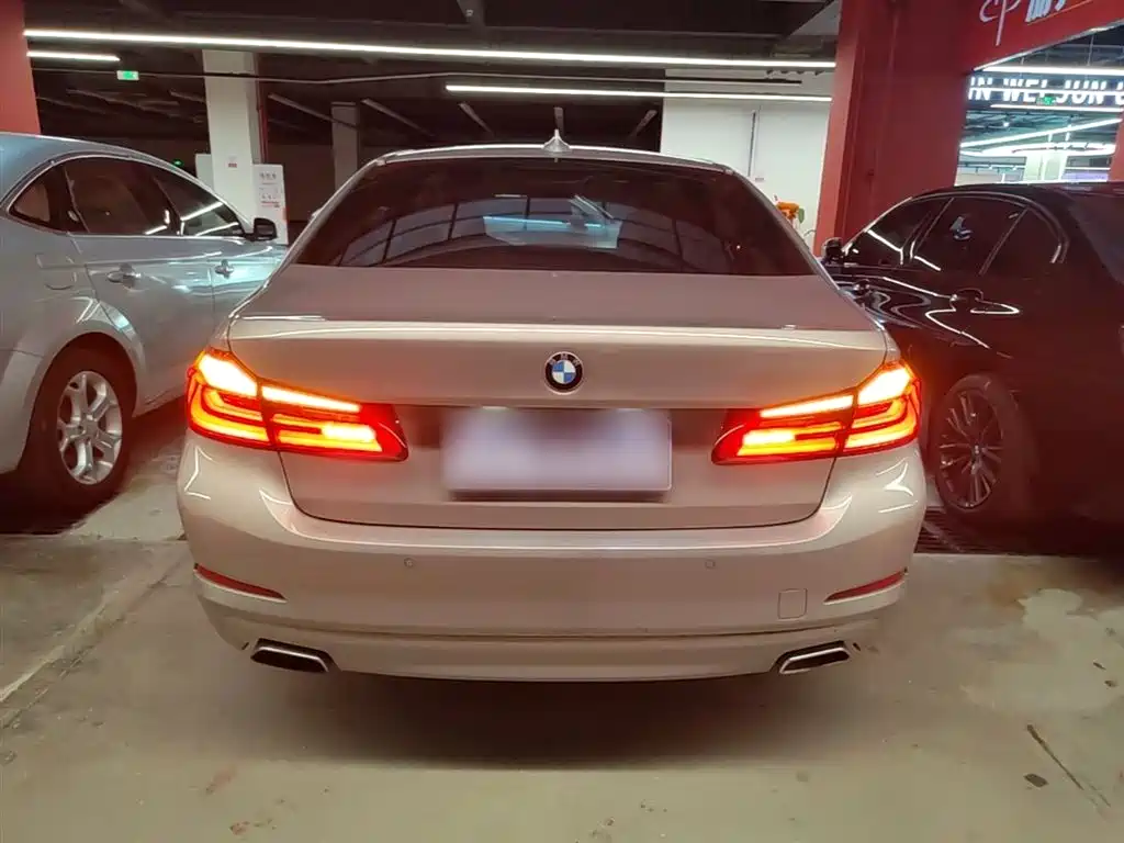 BMW 5 Series 2018 — фото 6