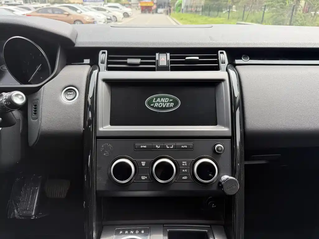 Land Rover Discovery 2019 — фото 17