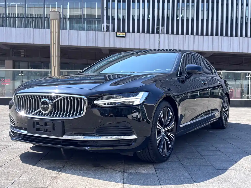 Volvo S90 PHEV 2023 — фото 1
