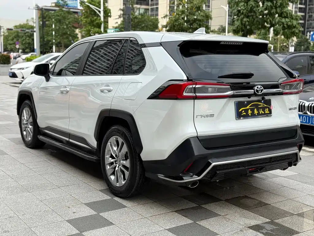 Toyota Wildlander 2021 — фото 4