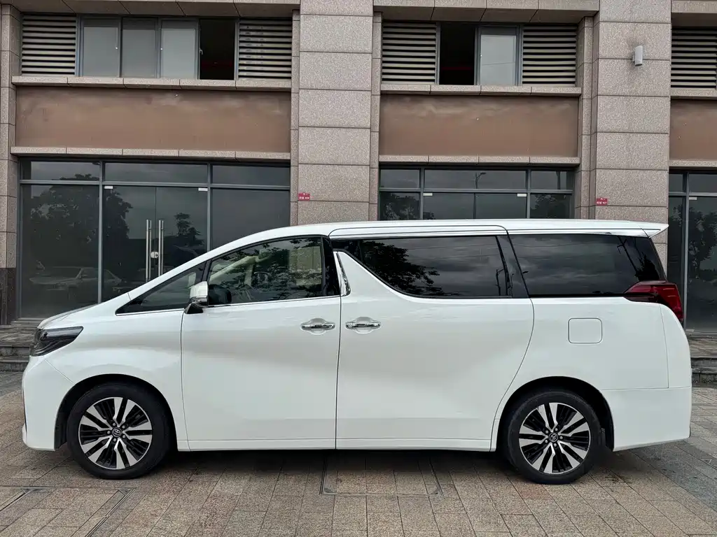 Toyota Alphard 2018 — фото 3