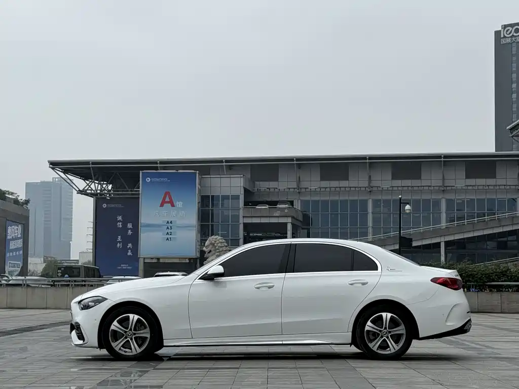 Mercedes-Benz C-Class 2022 — фото 3