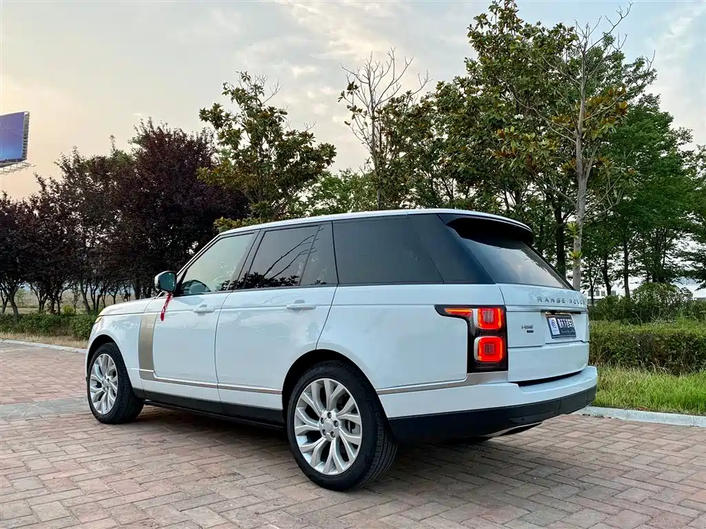 Land Rover Range Rover 2022 — фото 11