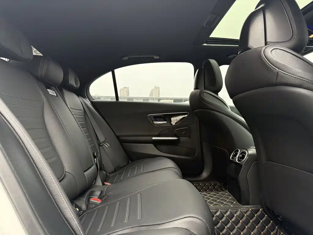 Mercedes-Benz C-Class 2022 — фото 17