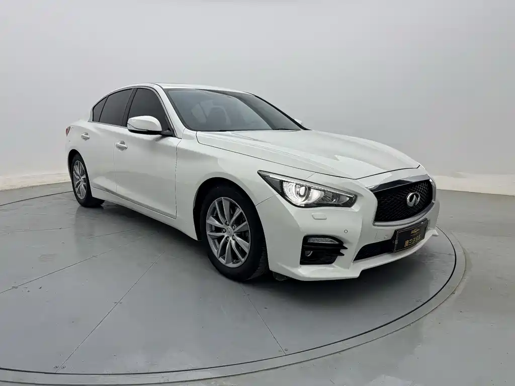 Infiniti Q50 2014 — фото 3