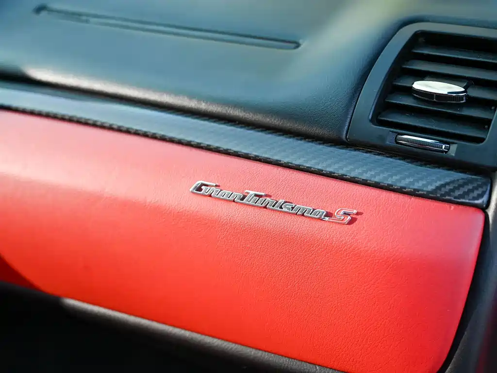 Maserati GranTurismo 2011 — фото 13