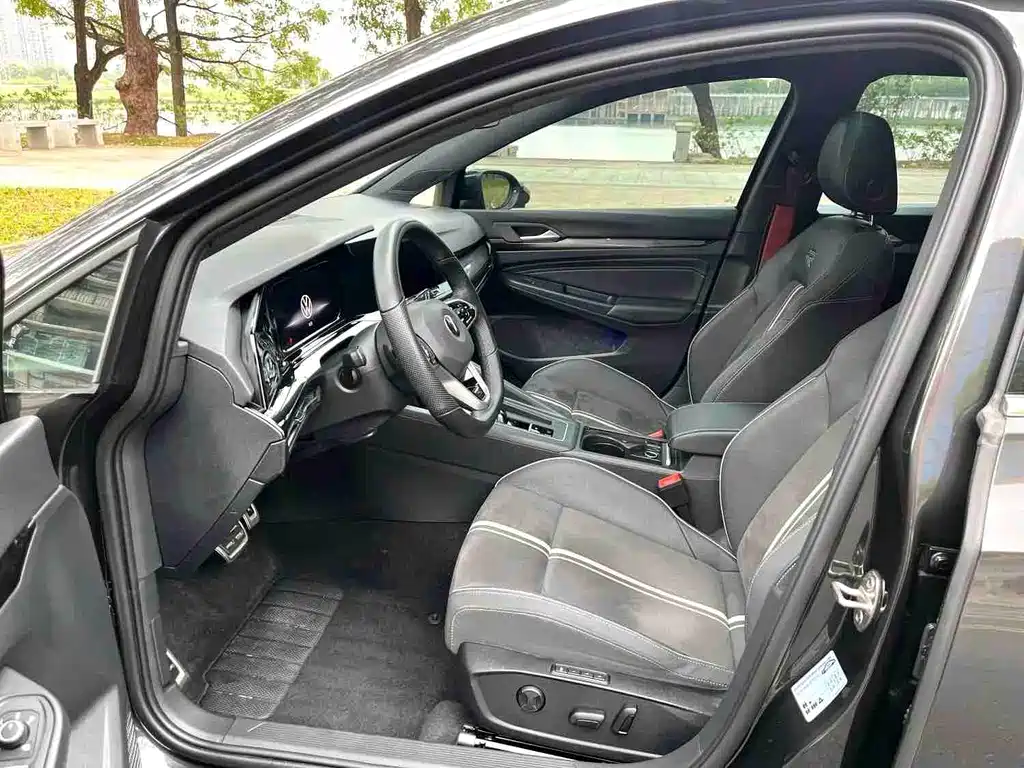 Volkswagen Golf 2023
