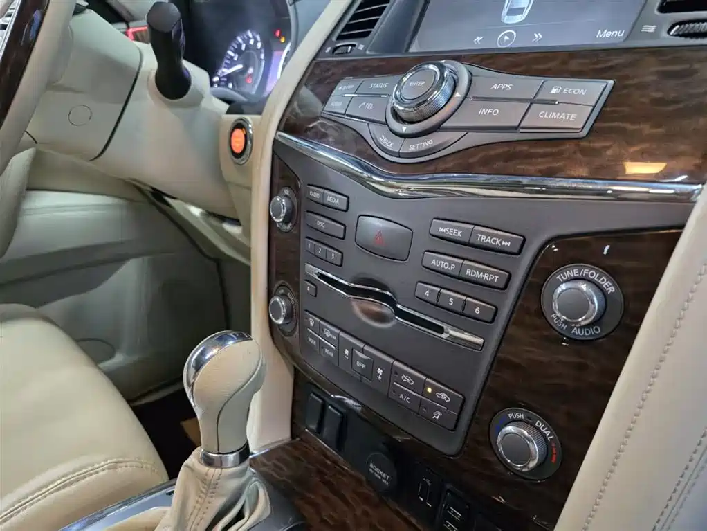 Nissan Patrol 2017 — фото 15
