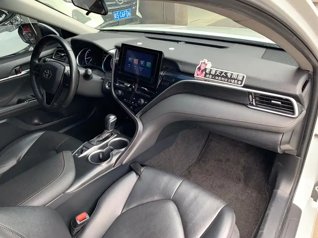 Toyota Camry 2022 — фото 10