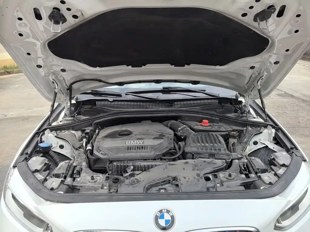 BMW 1 Series 2019 — фото 14