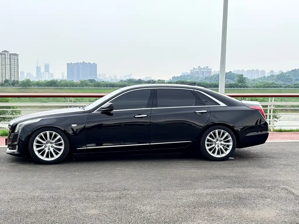 Cadillac CT6 2018 — фото 2