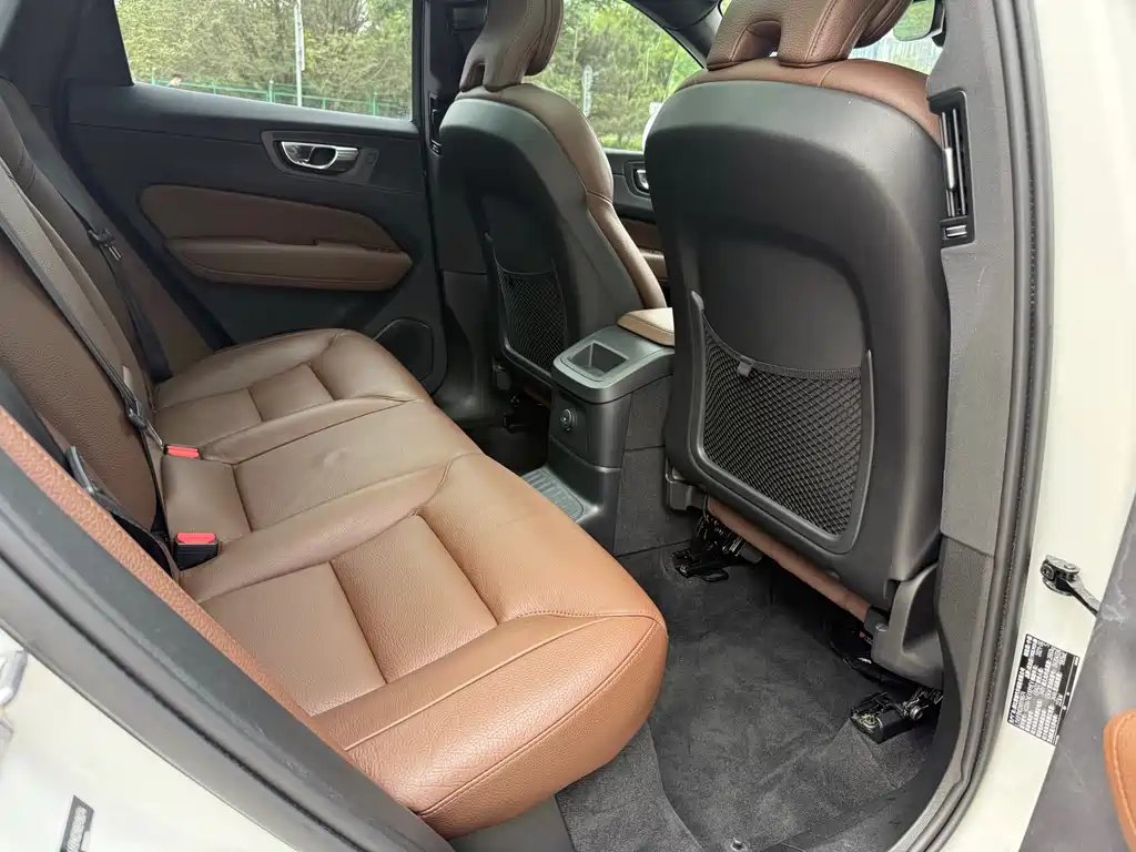 Volvo XC60 PHEV 2021 — фото 21