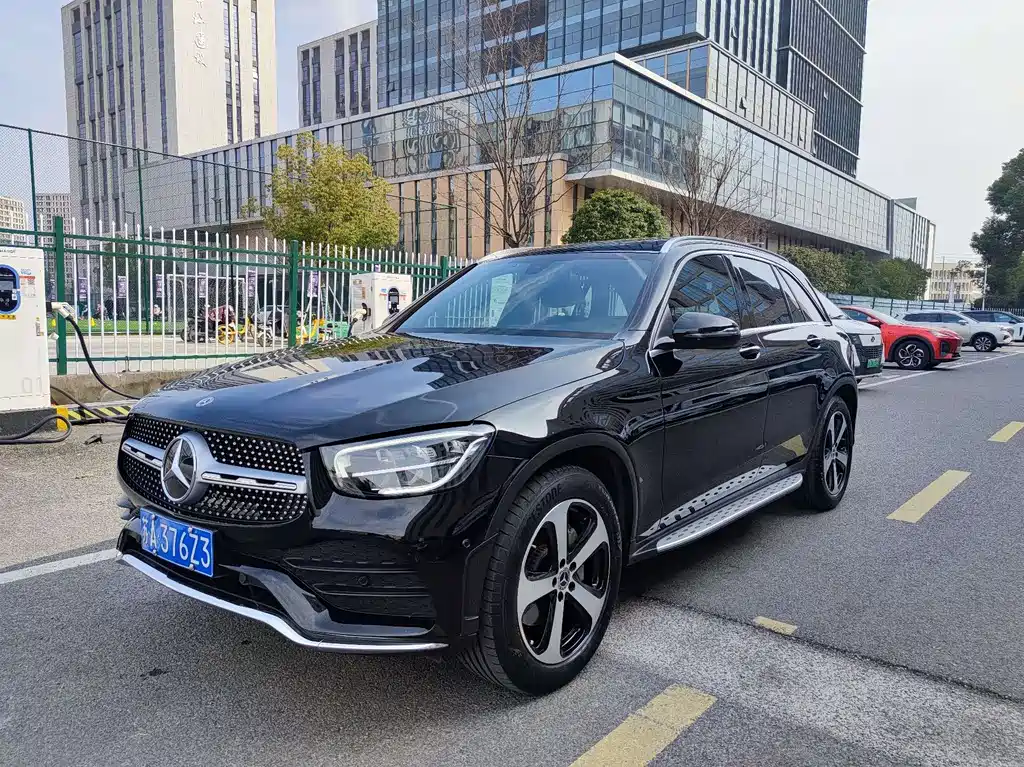 Mercedes-Benz GLC 2022 — фото 1