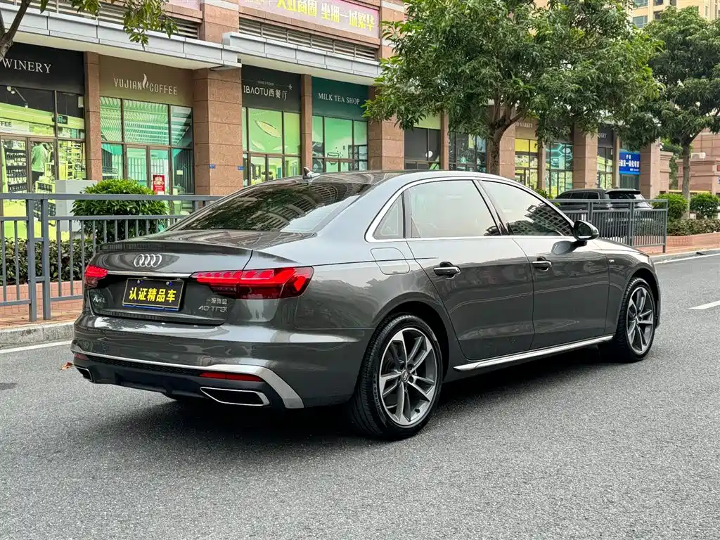 Audi A4L 2021 — фото 11