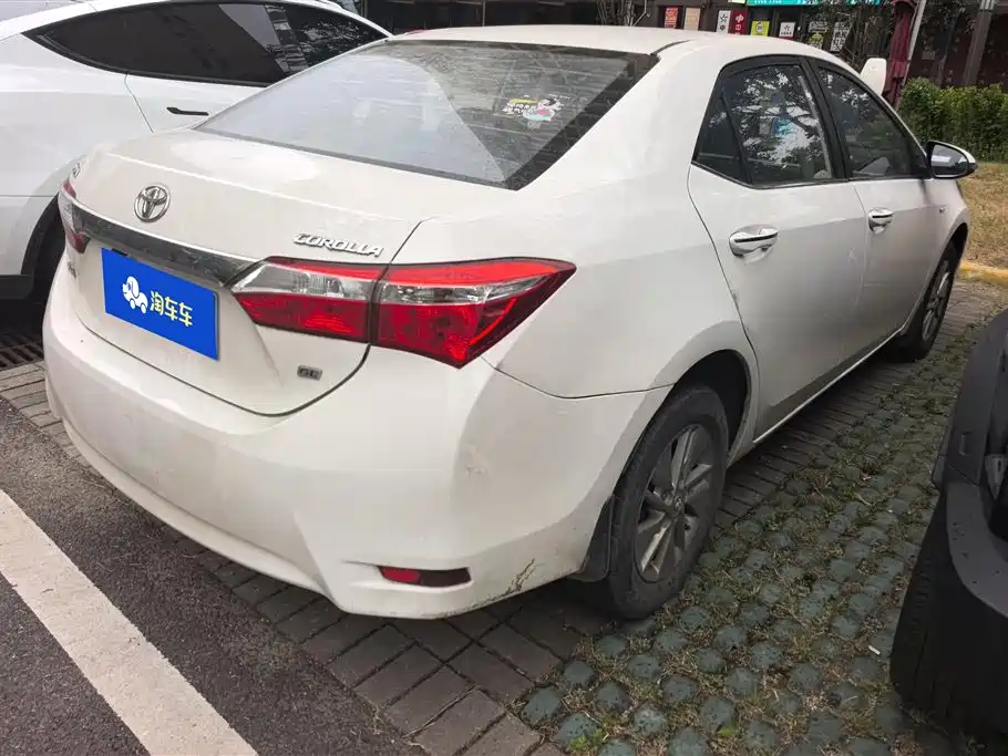 Toyota Corolla 2015 — фото 3