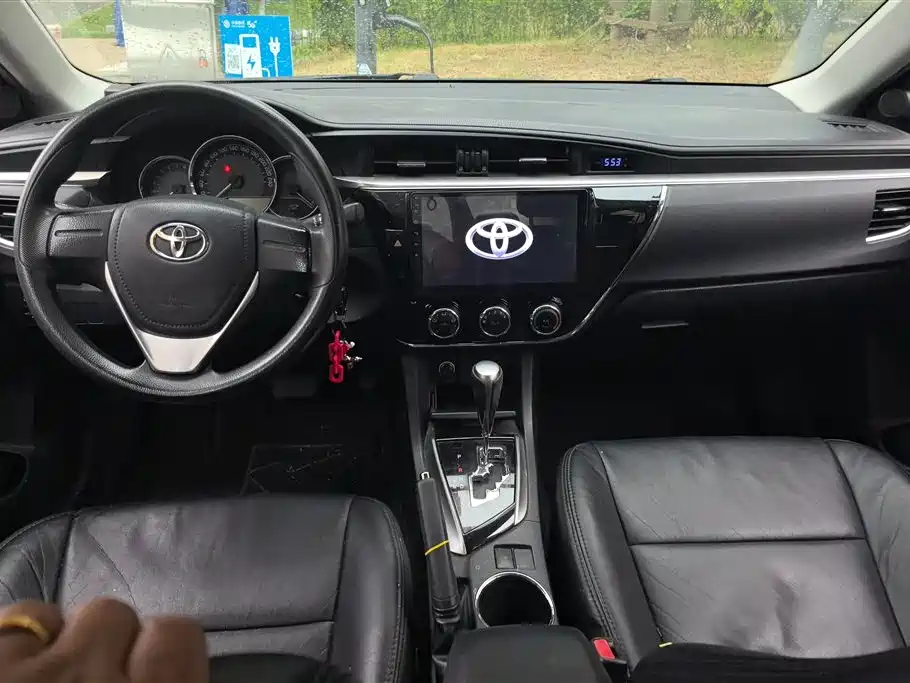 Toyota Corolla 2015 — фото 12