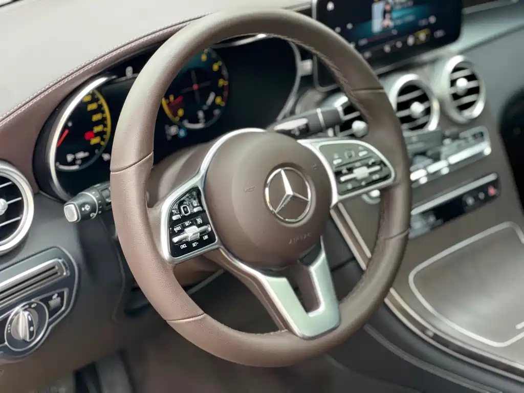 Mercedes-Benz GLC 2021 — фото 19