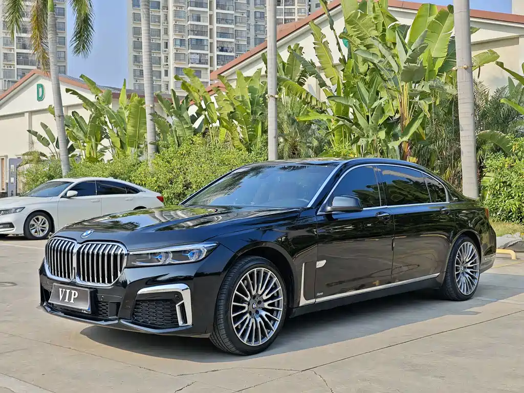 BMW 7 Series 2010 — фото 1