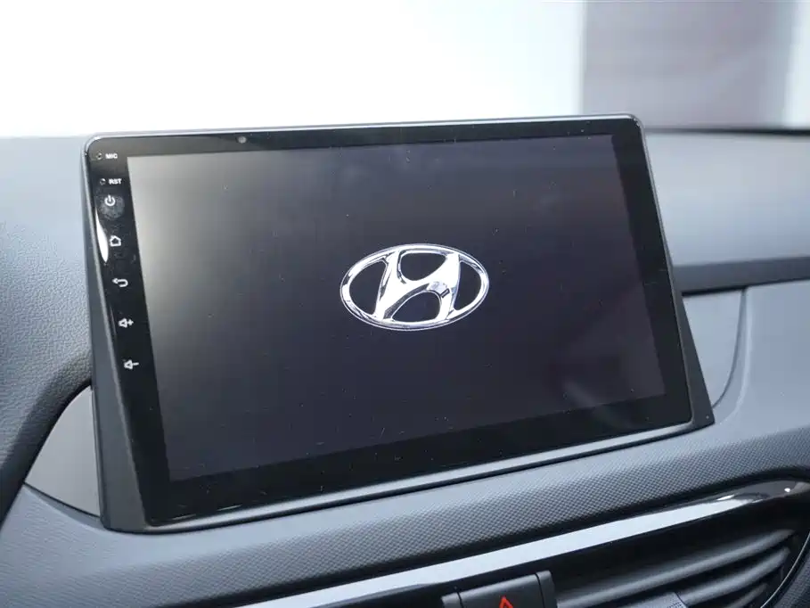 Hyundai Elantra 2021 — фото 7