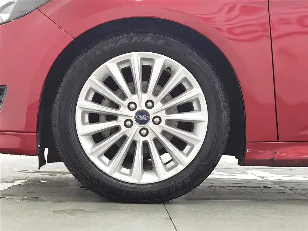 Ford Focus 2015 — фото 17