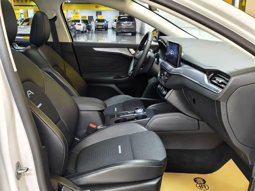 Ford Focus Active 2022 — фото 14