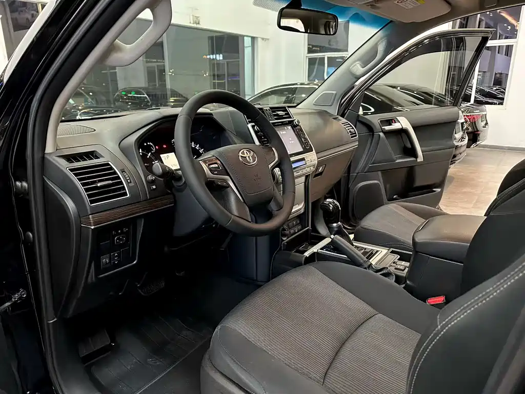 Toyota Prado 2019 — фото 6